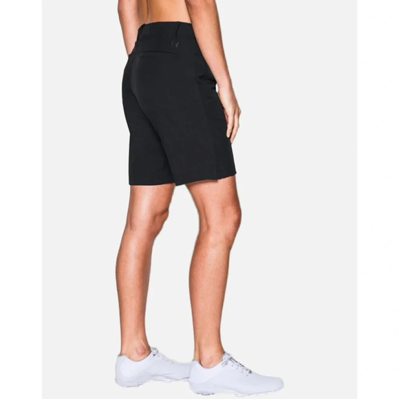 Under Armour Women’s Fitted Shorts Size 4 HeatGear Black Flat Front Pockets Golf - Picture 3 of 10